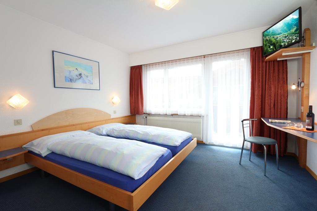 Hotel Garni Domino Саас-Фее Екстериор снимка