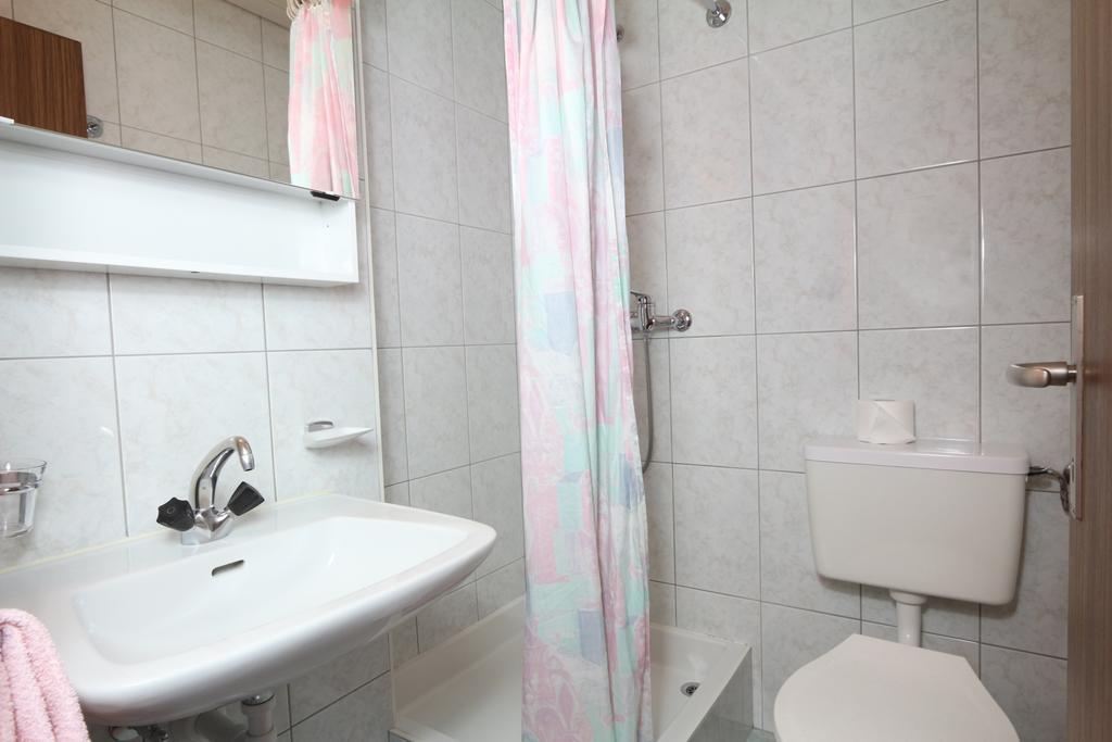 Hotel Garni Domino Саас-Фее Екстериор снимка