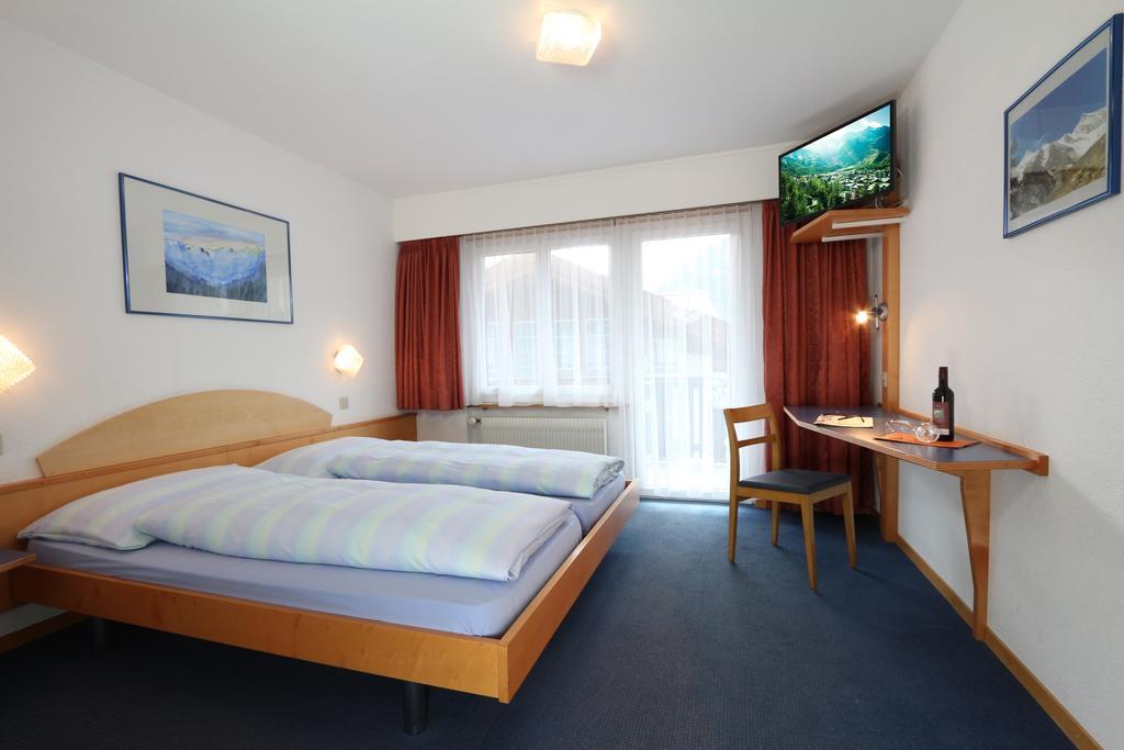 Hotel Garni Domino Саас-Фее Екстериор снимка